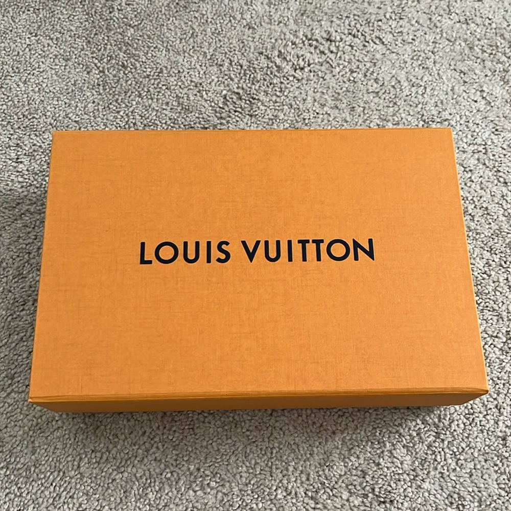 🌺 Louis Vuitton Accessory Box